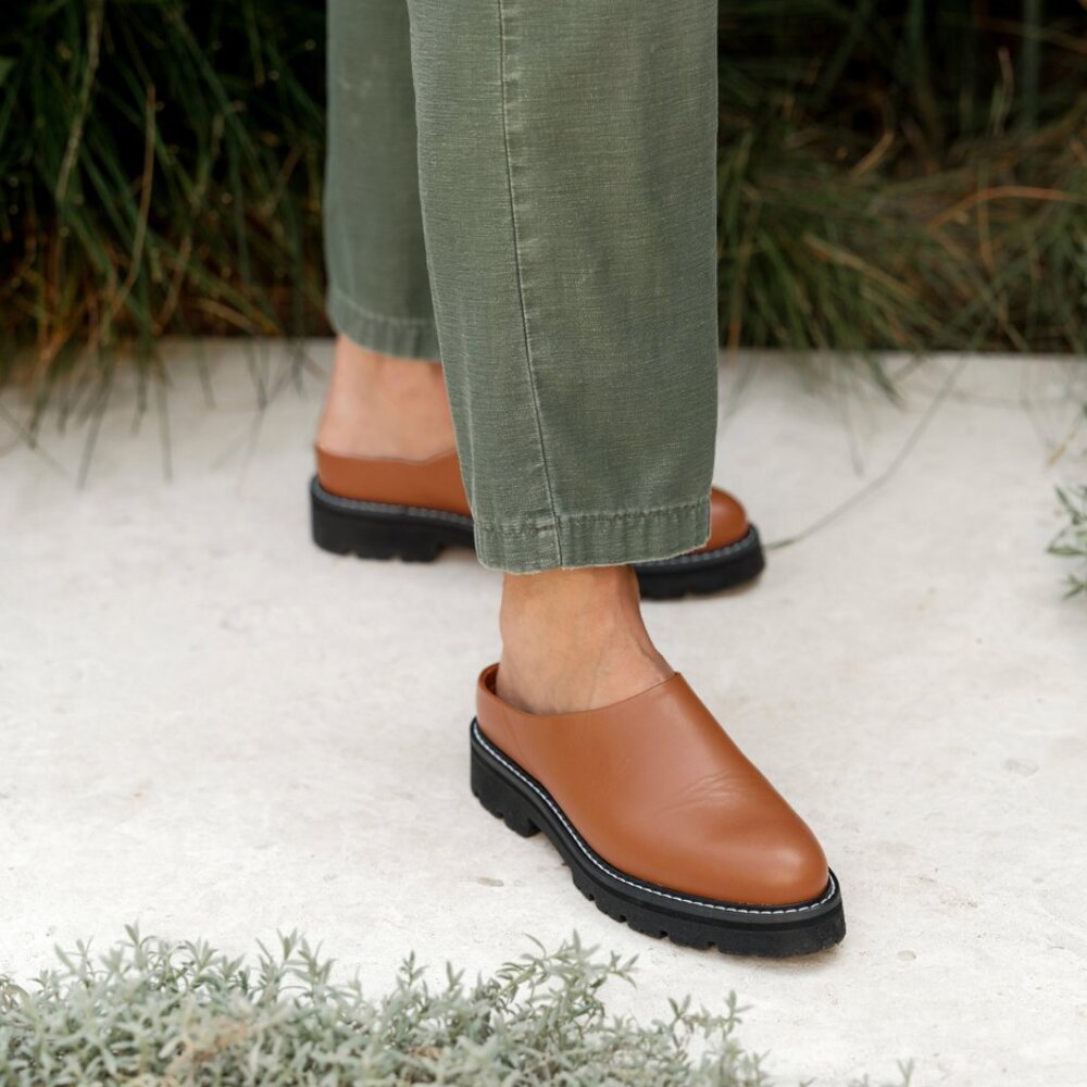 Jenni Kayne Leather Lug Mule (Canyon)
